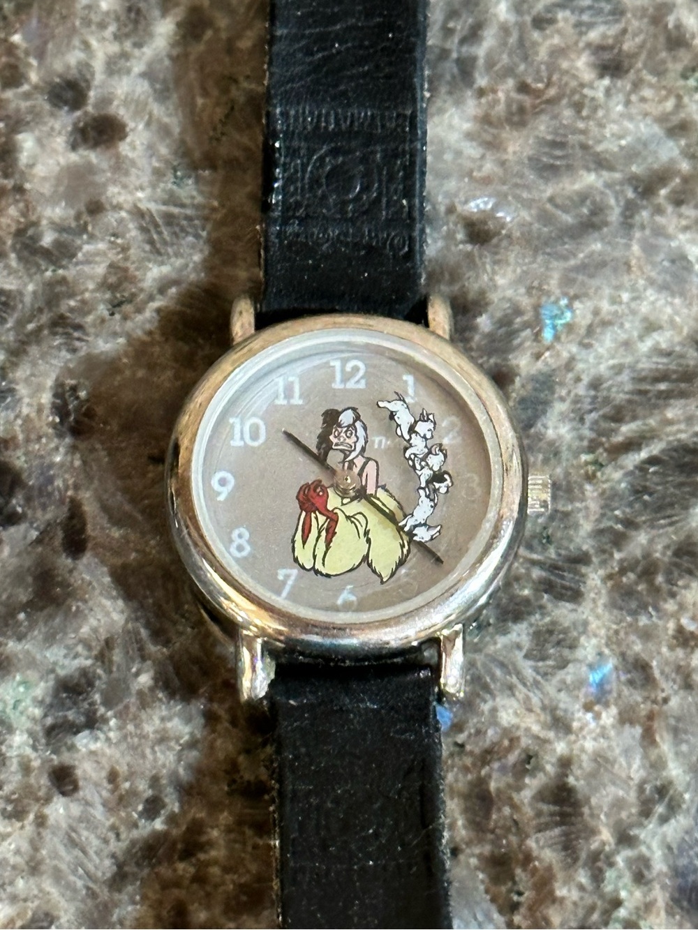 Disneys 101 Dalmatians Watch - Picture 4 of 12